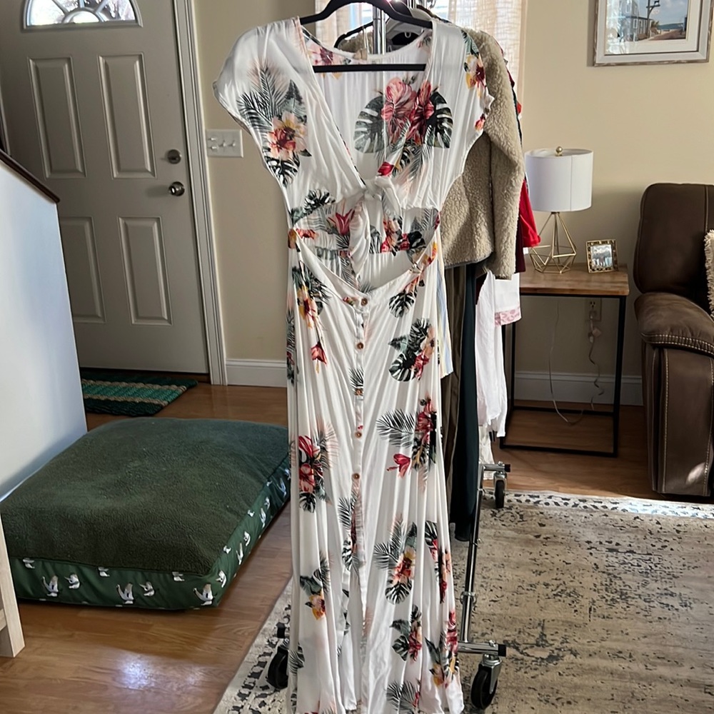 Womens summer dress with cut out and tie top size medium